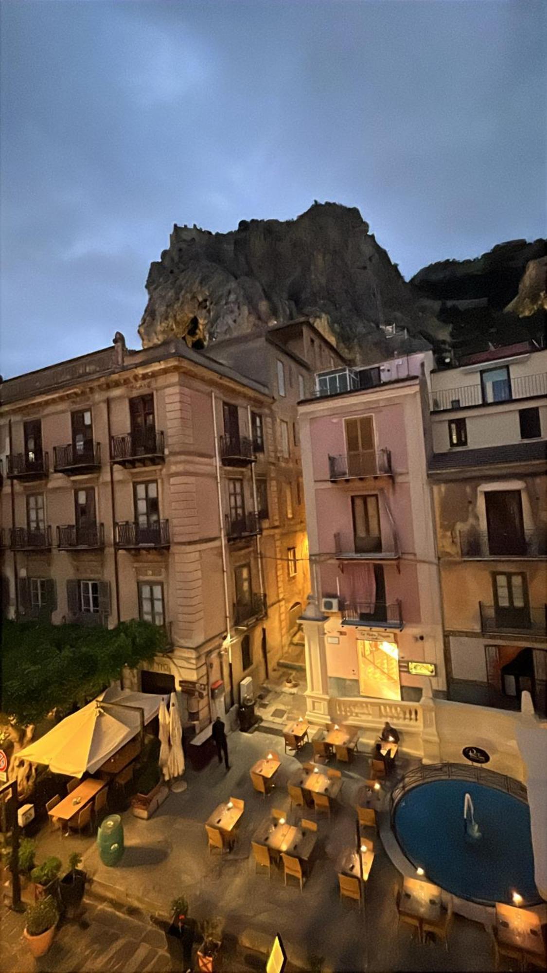 Window On The Sunset * Cefalù